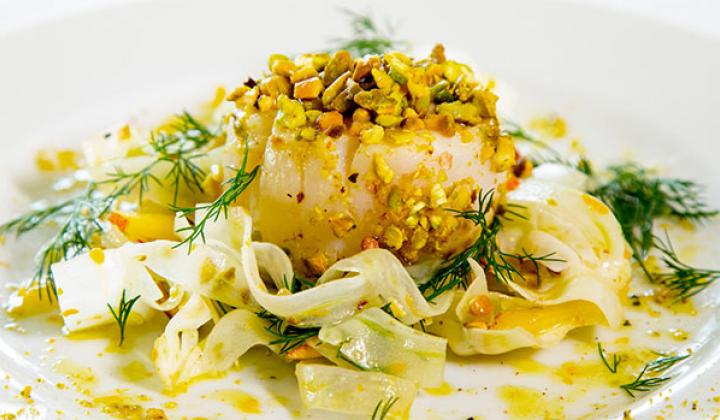 Pistachios-Crusted Scallops with Fennels and Peach Salad